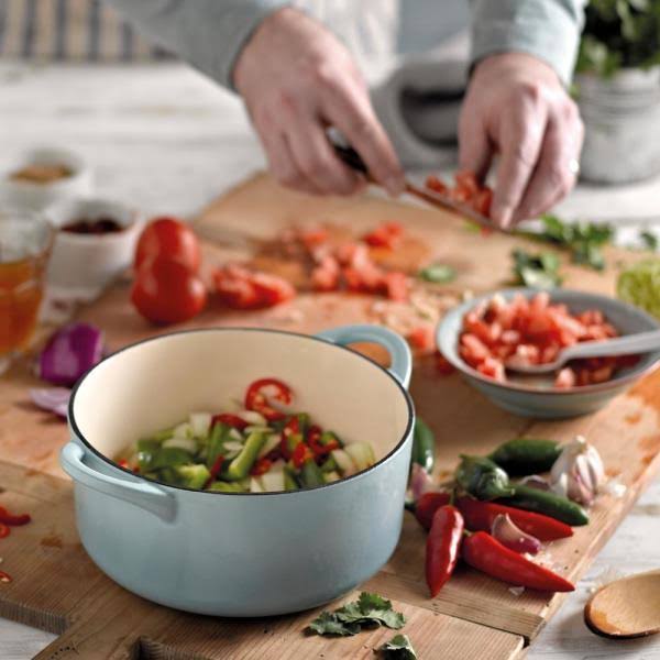 Cast Iron Round Casserole, 5.2 L T757