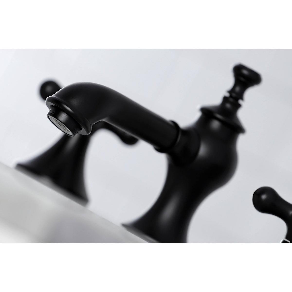 Matte Black Vintage Widespread Bathroom Faucet T5937